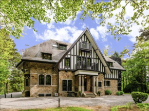 Vintage Villa with Jacuzzi and Infrared Sauna Spa